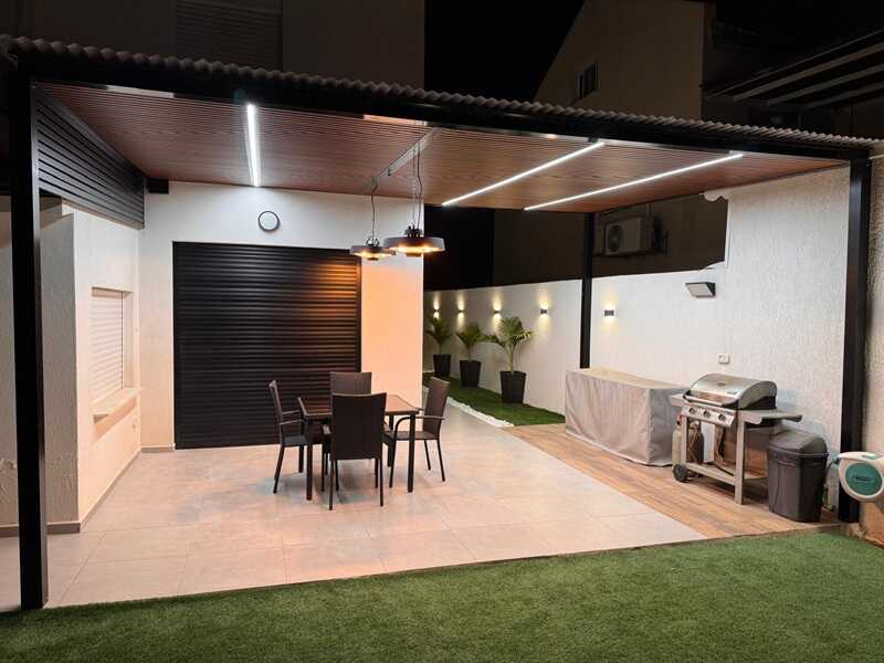 פרגולה לחצר